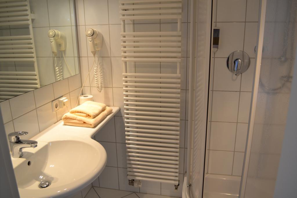 Hotel Hospiz Tübingen Oda fotoğraf