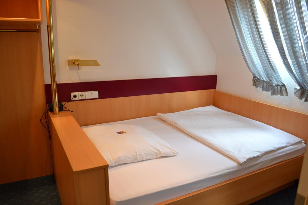 Hotel Hospiz Tübingen Oda fotoğraf