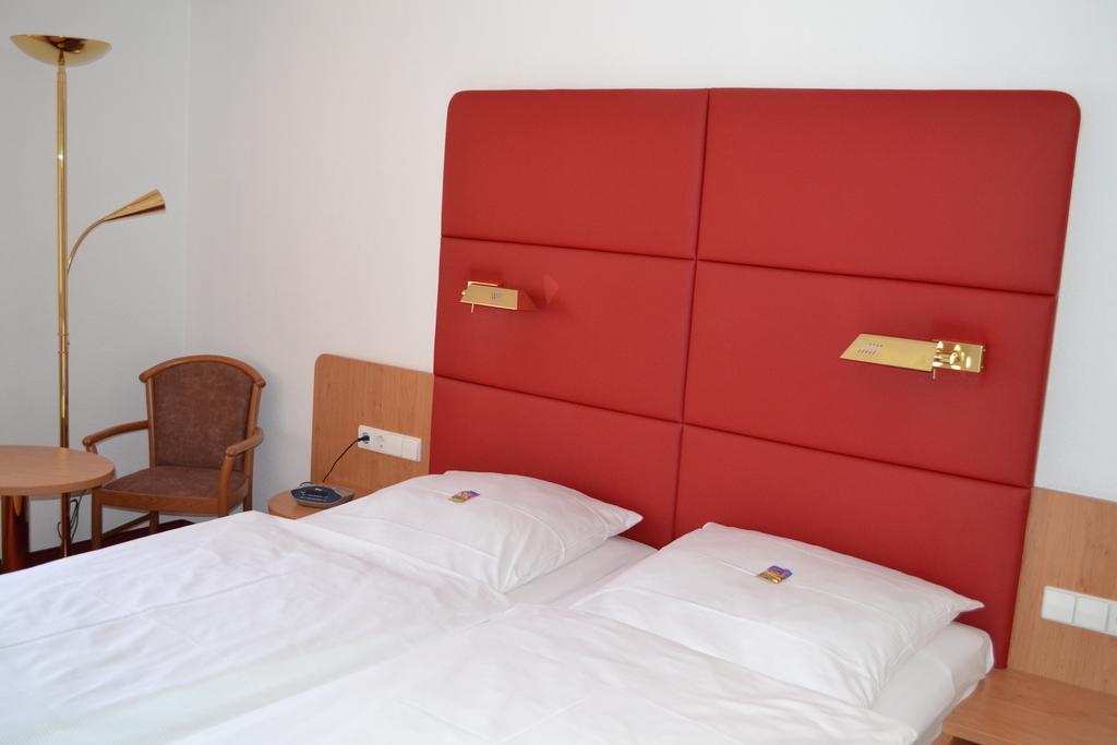 Hotel Hospiz Tübingen Oda fotoğraf