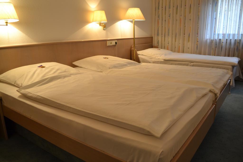 Hotel Hospiz Tübingen Oda fotoğraf