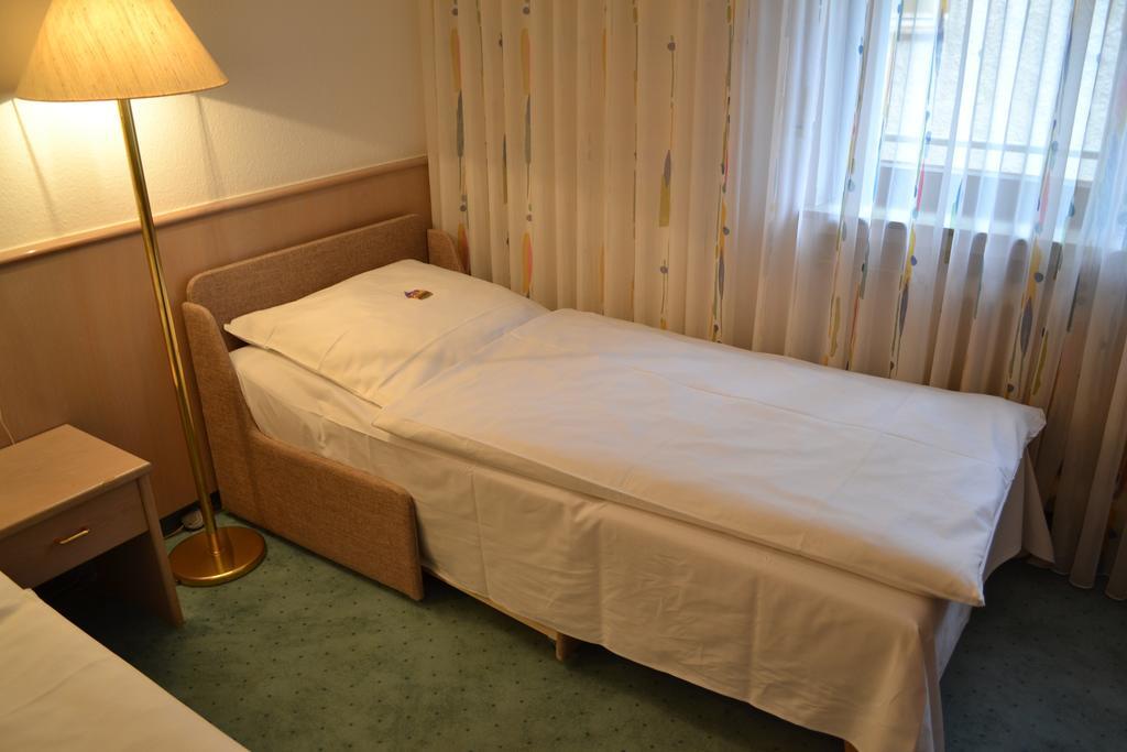 Hotel Hospiz Tübingen Oda fotoğraf